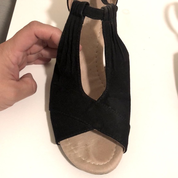 I ❤️ Comfort Open Toed Velvet Low Wedges - Picture 4 of 9